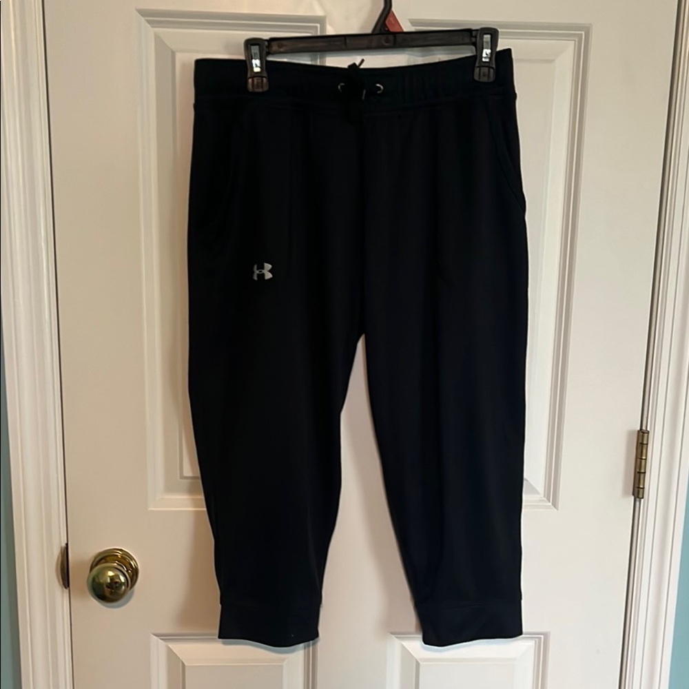 Under Armour Black Athletic Pants Capri